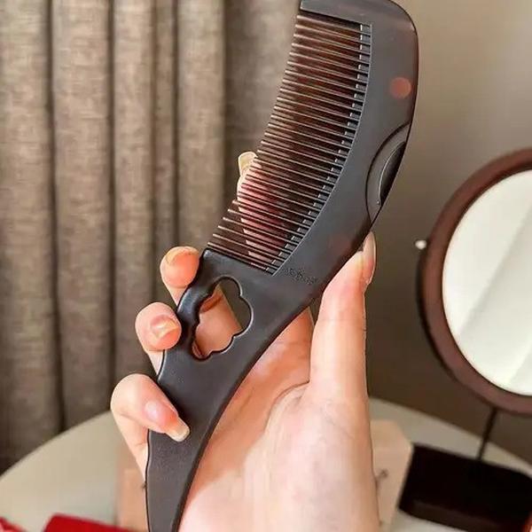 Revolutionary design of dandruff comb, energy massage comb, beauty comb, healthier scalp, better hair quality for women and men to remove dandruff and dirt (Medium, Count, 1)