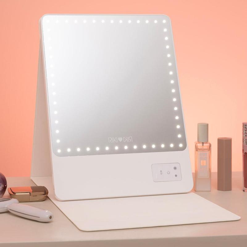 RIKI SKINNY ECO Glam On-the-Glow Makeup Mirror Set with LED Light and Flip Case