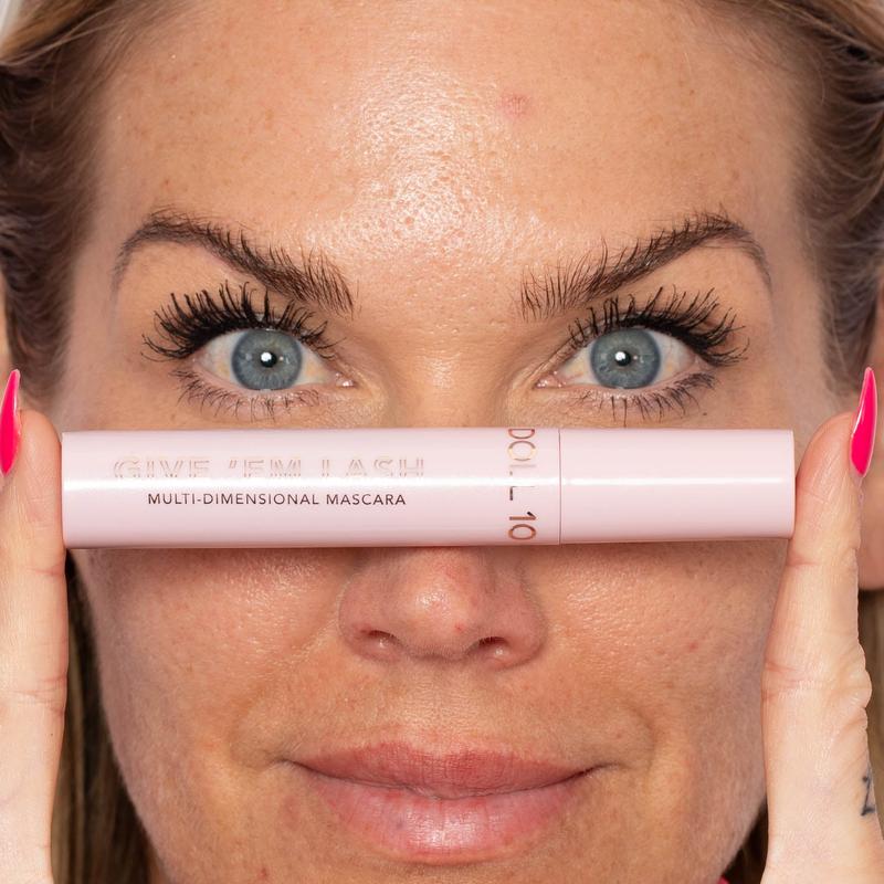 Give 'Em Lash Lengthening and Volumizing Mascara